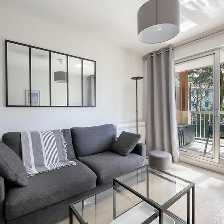 Appartement A 300m De La De