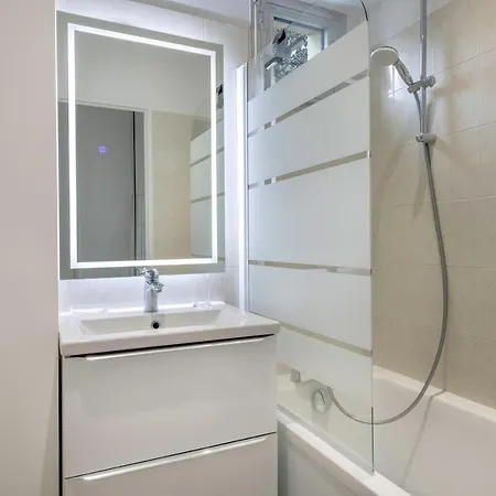 Apartment A 300m De La De *