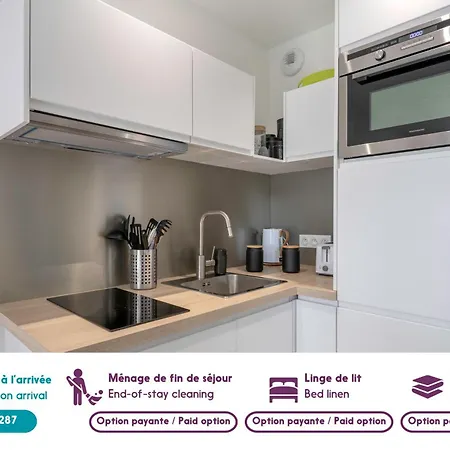 A 300m De La De شقة